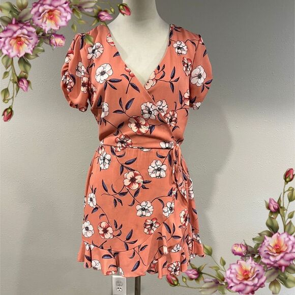 Trixxi Floral short sleeve fake Wrap romper Dress in Coral Pink size medium - Picture 1 of 14